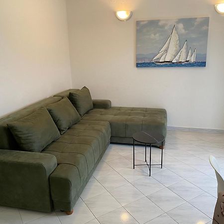 Nela Apartment Rabac Esterno foto