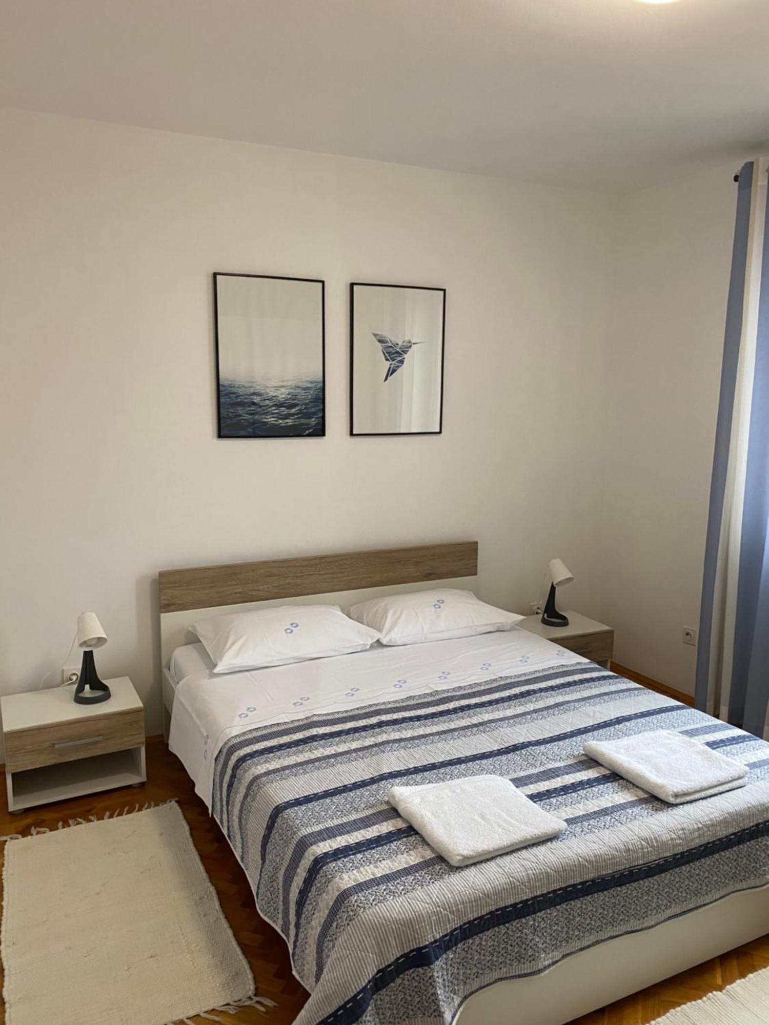 Nela Apartment Rabac Esterno foto