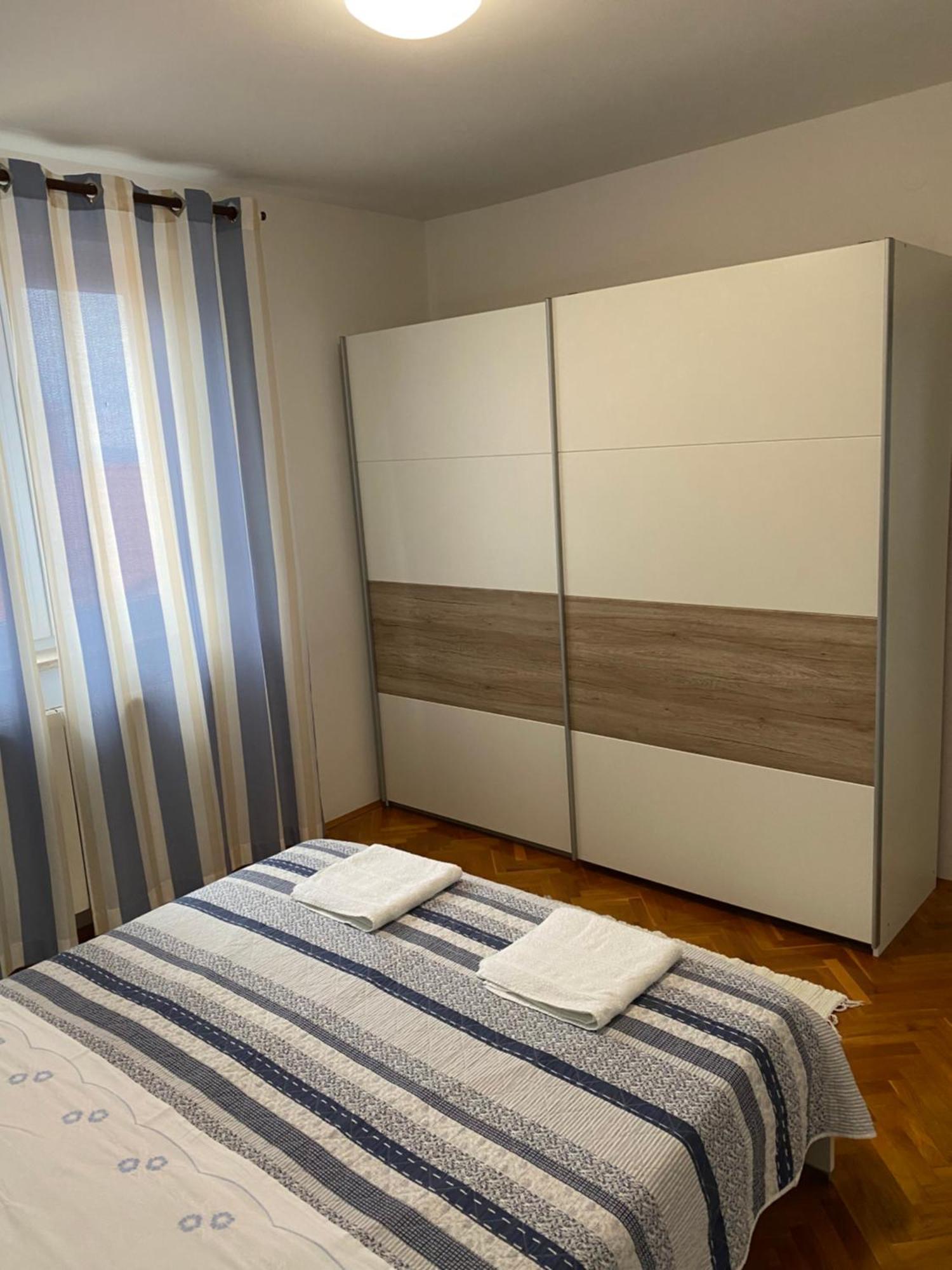 Nela Apartment Rabac Esterno foto
