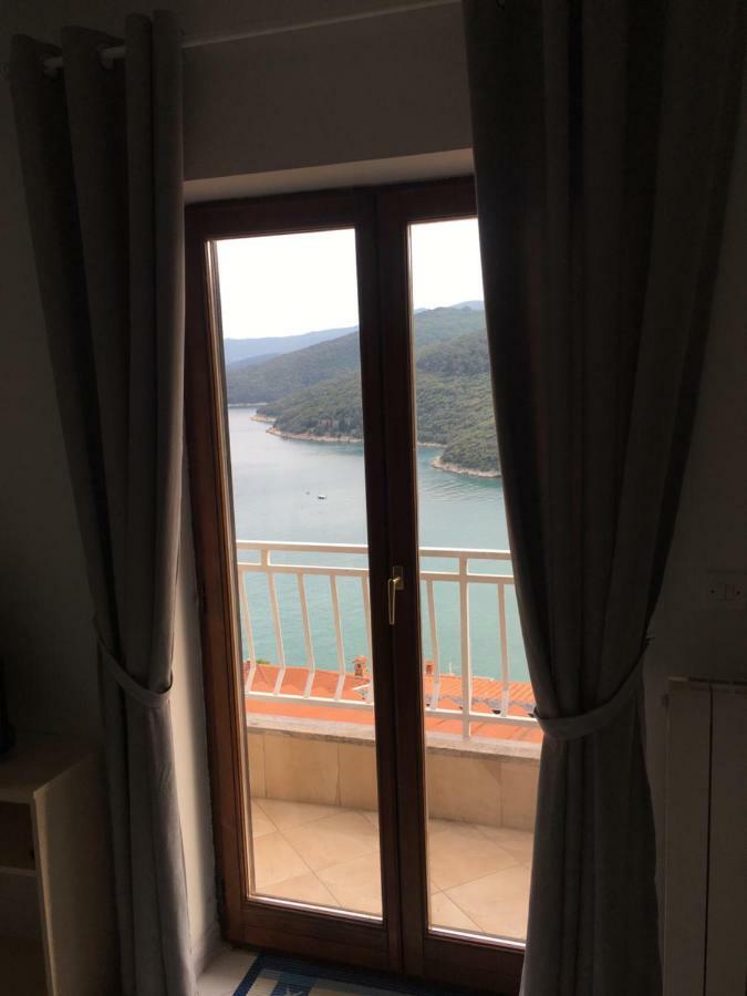 Nela Apartment Rabac Esterno foto