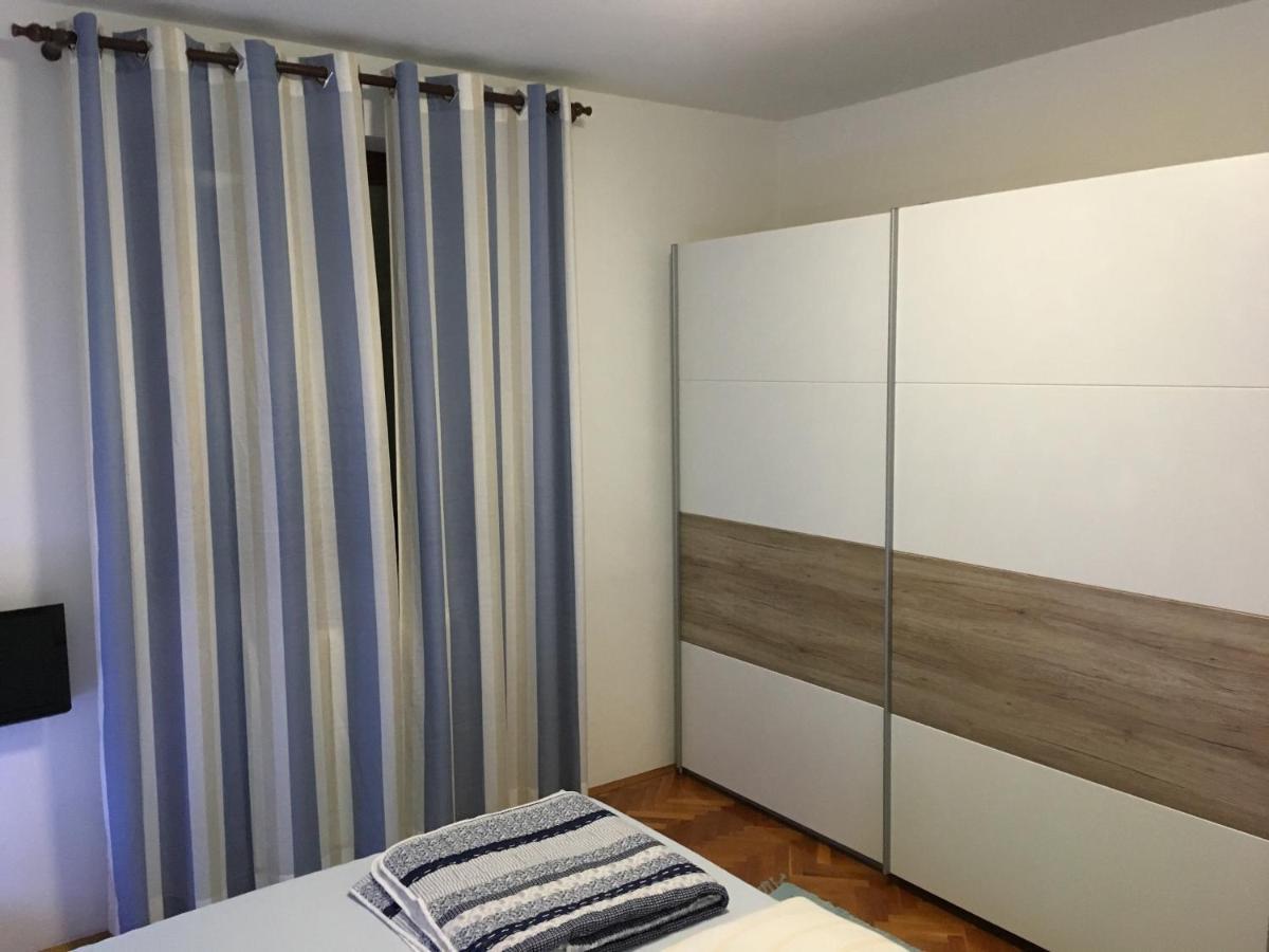 Nela Apartment Rabac Esterno foto