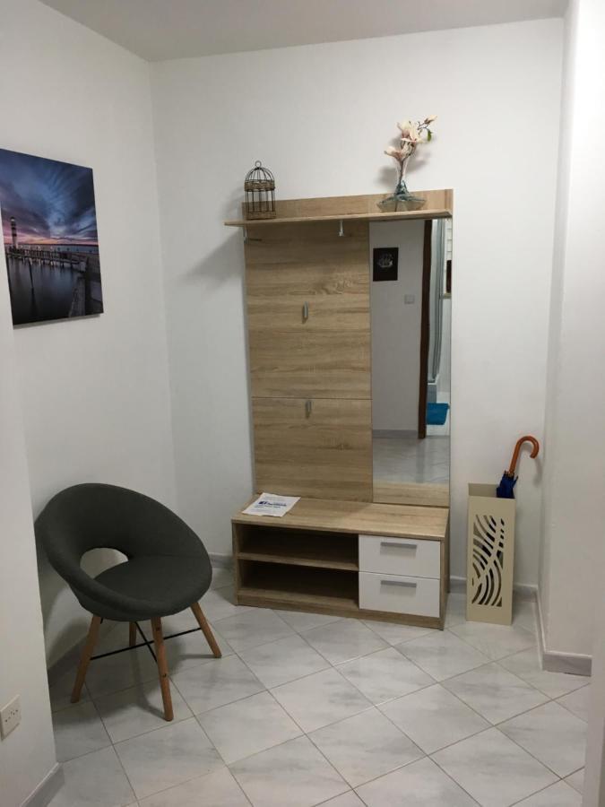 Nela Apartment Rabac Esterno foto